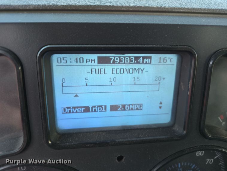 image for item DW3156 2008 Mack CHU613 semi truck