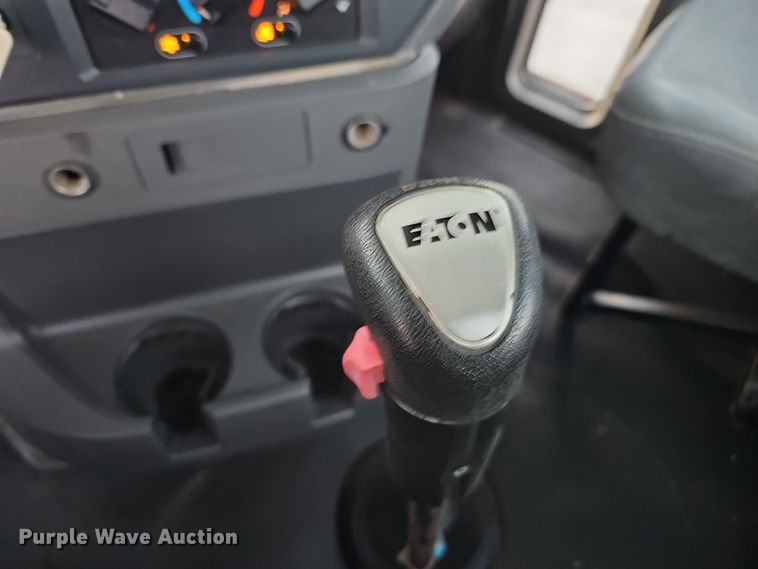 image for item DW3156 2008 Mack CHU613 semi truck