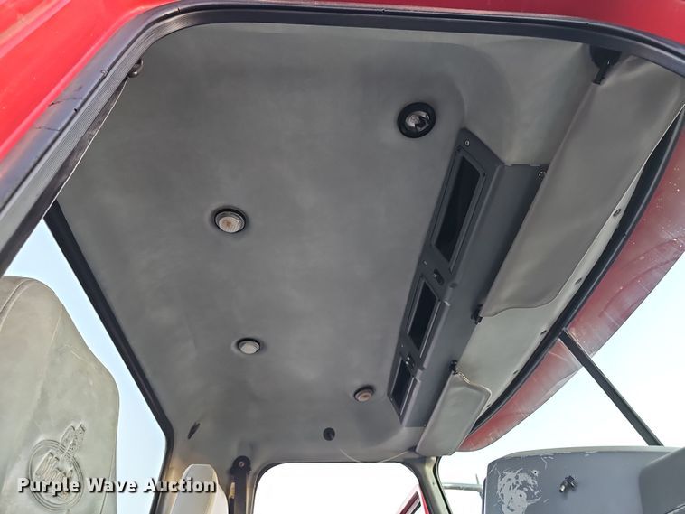 image for item DW3156 2008 Mack CHU613 semi truck