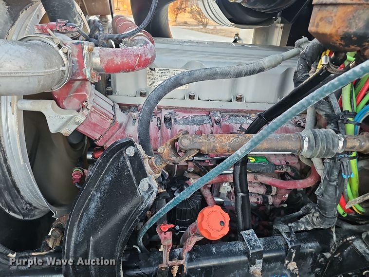 image for item DW3156 2008 Mack CHU613 semi truck