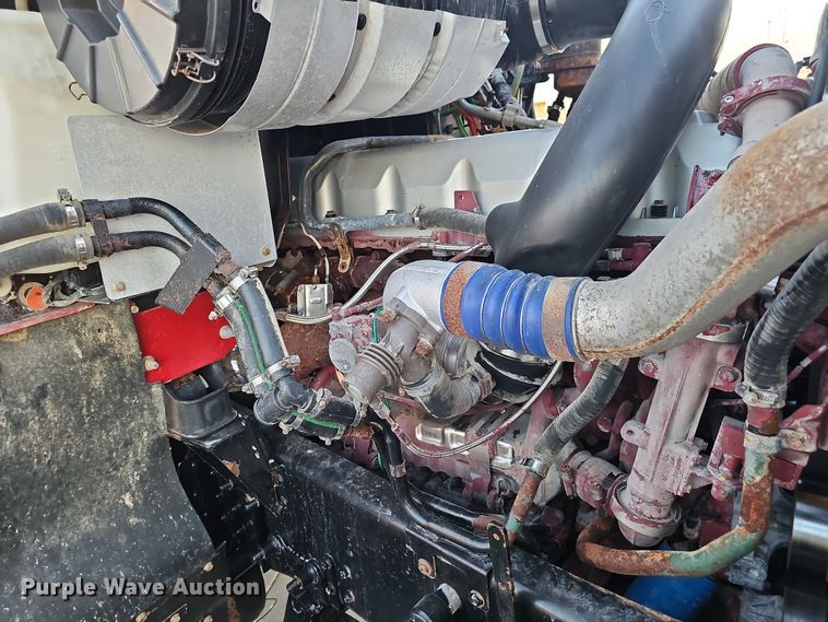 image for item DW3156 2008 Mack CHU613 semi truck