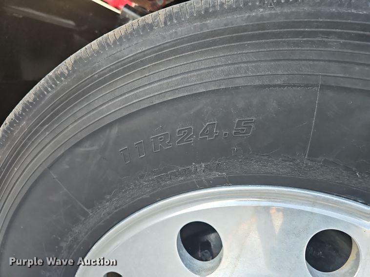 image for item DW3156 2008 Mack CHU613 semi truck