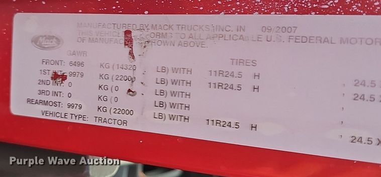 image for item DW3156 2008 Mack CHU613 semi truck