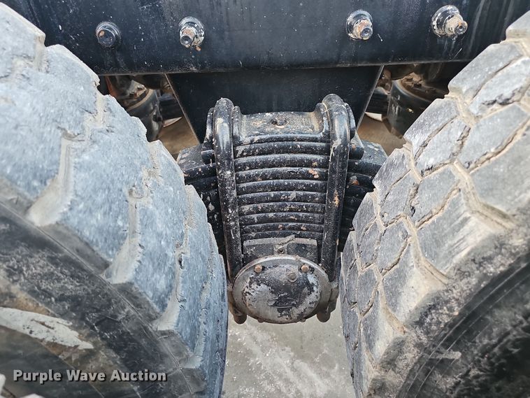 image for item DW3157 2008 Mack CHU613 semi truck