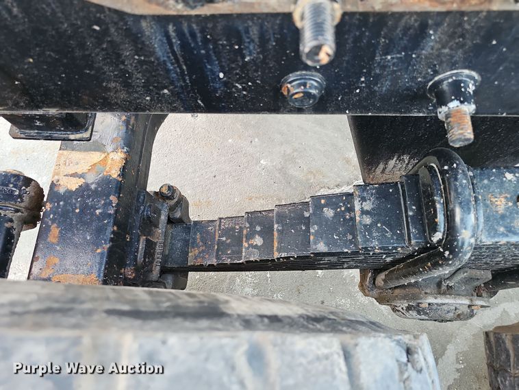 image for item DW3157 2008 Mack CHU613 semi truck