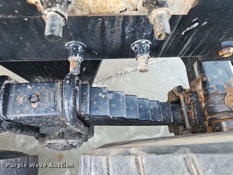 image for item DW3157 2008 Mack CHU613 semi truck