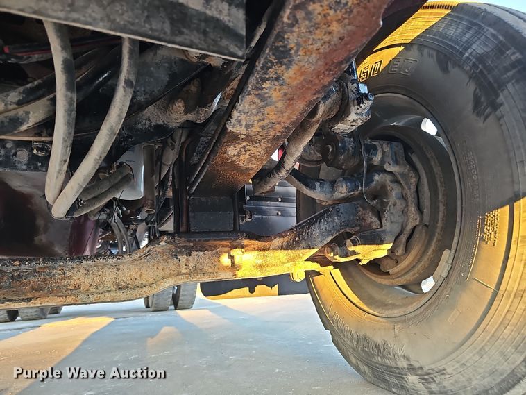 image for item DW3157 2008 Mack CHU613 semi truck