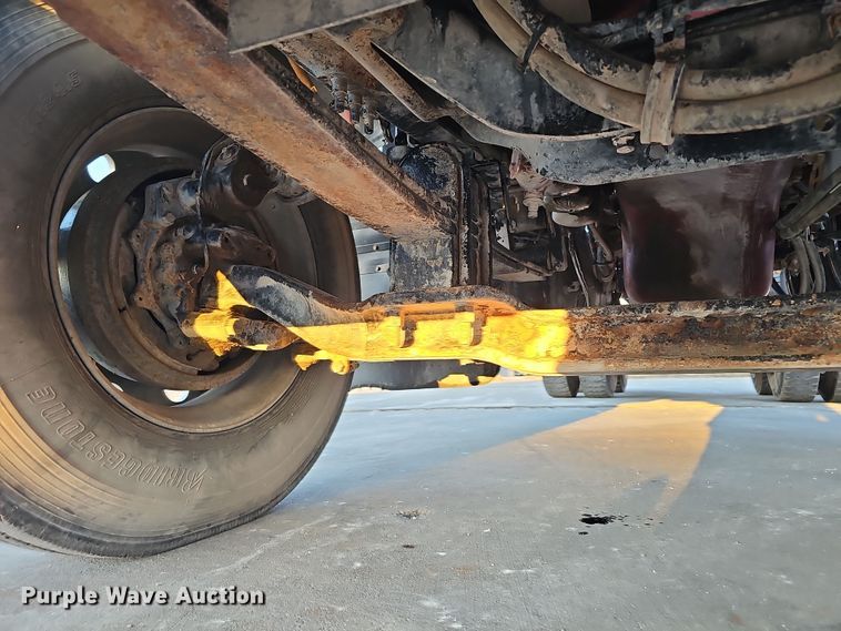 image for item DW3157 2008 Mack CHU613 semi truck