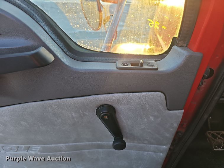 image for item DW3157 2008 Mack CHU613 semi truck