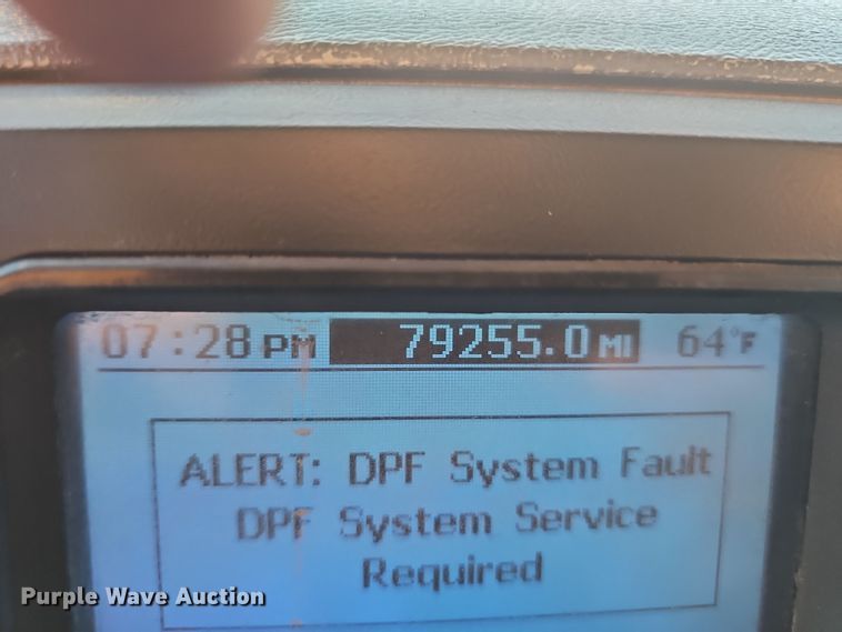 image for item DW3157 2008 Mack CHU613 semi truck