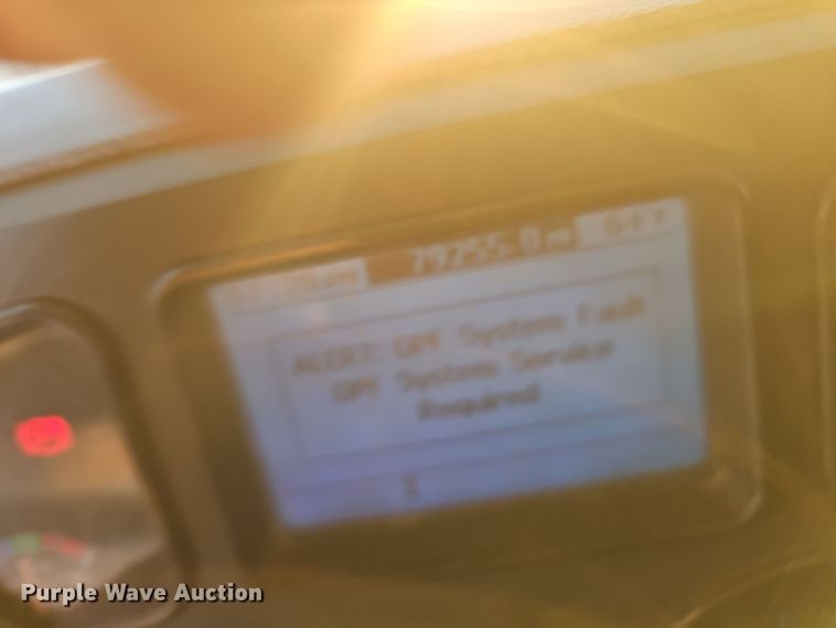 image for item DW3157 2008 Mack CHU613 semi truck