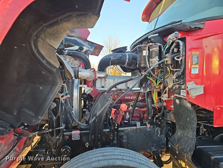 image for item DW3157 2008 Mack CHU613 semi truck