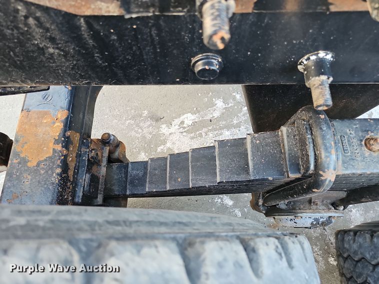 image for item DW3158 2008 Mack CHU613 semi truck