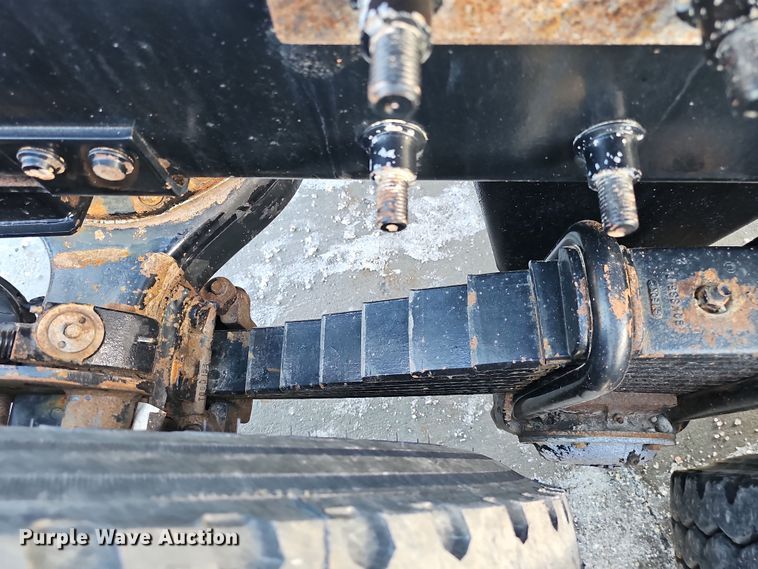 image for item DW3158 2008 Mack CHU613 semi truck