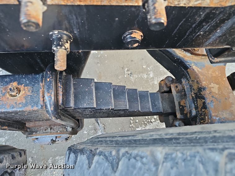 image for item DW3158 2008 Mack CHU613 semi truck