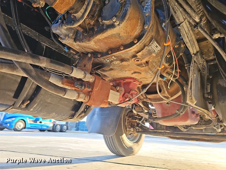 image for item DW3158 2008 Mack CHU613 semi truck