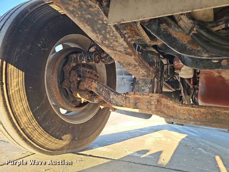 image for item DW3158 2008 Mack CHU613 semi truck