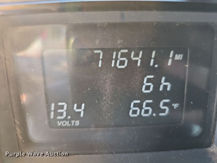 image for item DW3158 2008 Mack CHU613 semi truck