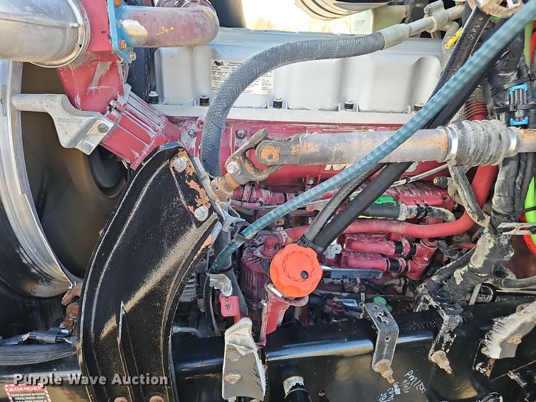 image for item DW3158 2008 Mack CHU613 semi truck