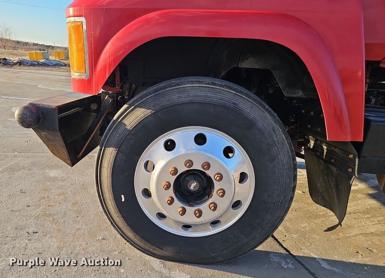 image for item DW3158 2008 Mack CHU613 semi truck