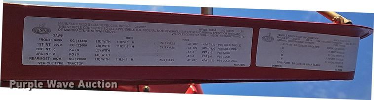 image for item DW3158 2008 Mack CHU613 semi truck