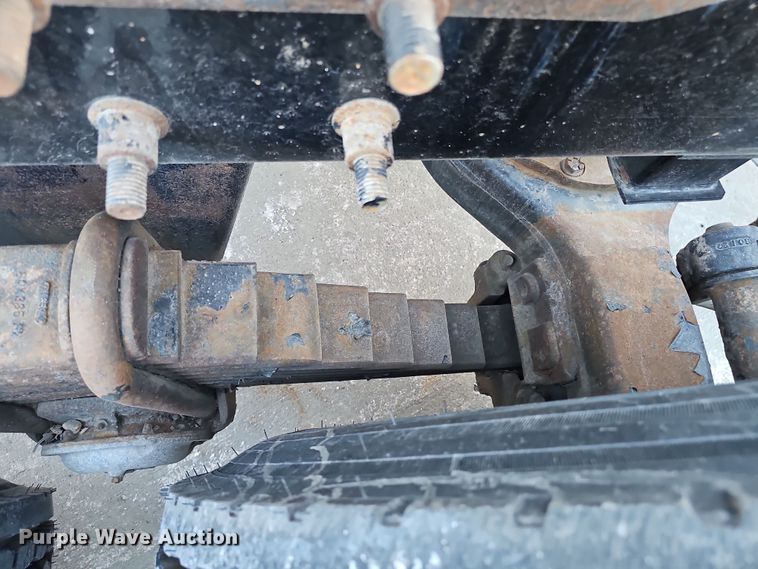 image for item DW3159 2011 Mack Pinnacle semi truck