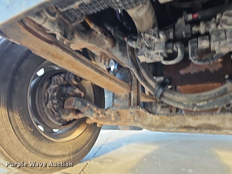 image for item DW3159 2011 Mack Pinnacle semi truck