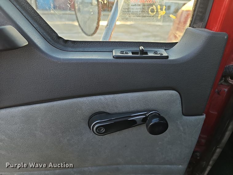 image for item DW3159 2011 Mack Pinnacle semi truck