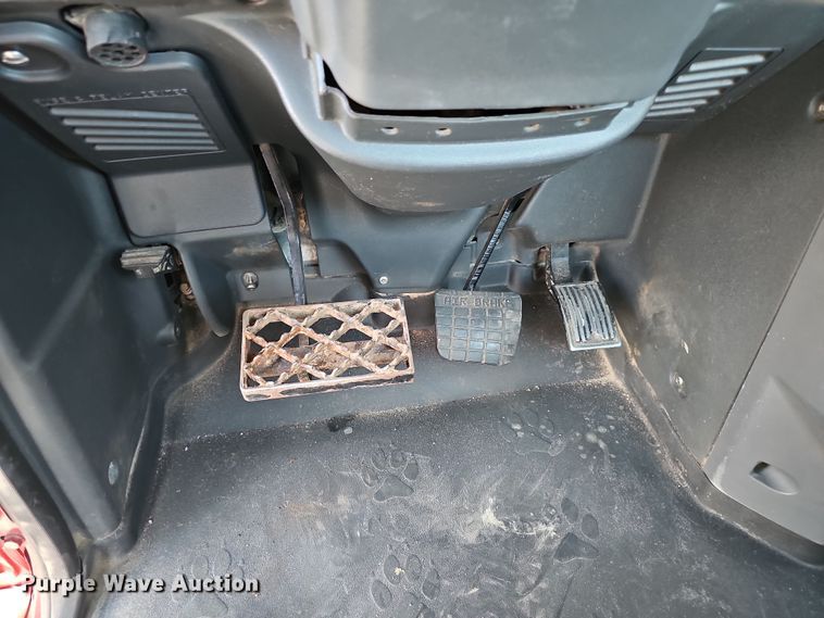 image for item DW3159 2011 Mack Pinnacle semi truck