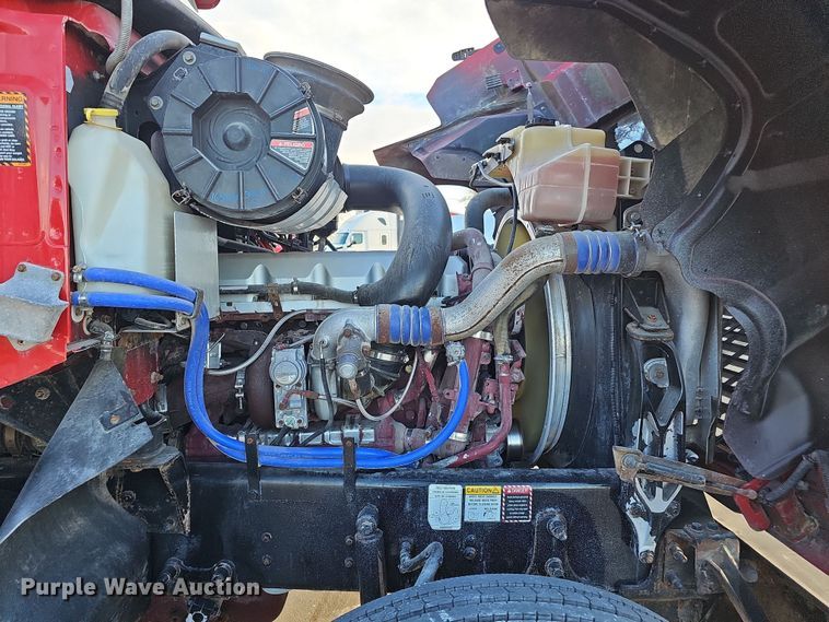 image for item DW3159 2011 Mack Pinnacle semi truck