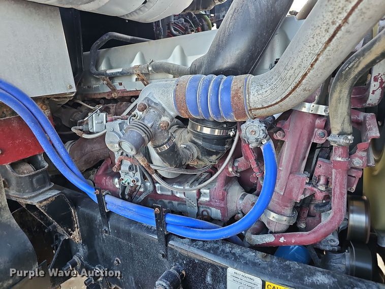 image for item DW3159 2011 Mack Pinnacle semi truck