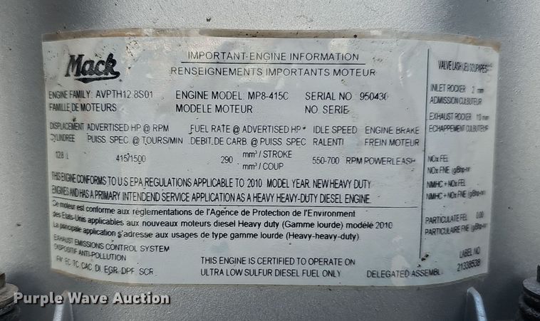 image for item DW3159 2011 Mack Pinnacle semi truck