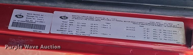 image for item DW3159 2011 Mack Pinnacle semi truck