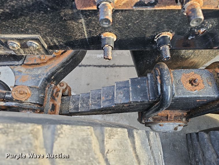 image for item DW3160 2008 Mack CHU613 semi truck