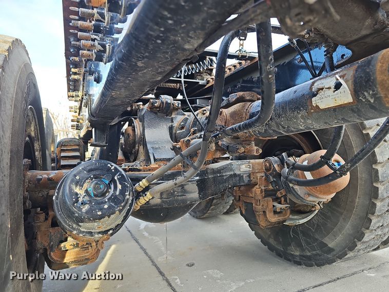 image for item DW3160 2008 Mack CHU613 semi truck