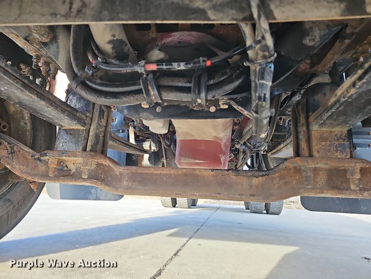 image for item DW3160 2008 Mack CHU613 semi truck