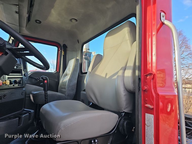 image for item DW3160 2008 Mack CHU613 semi truck