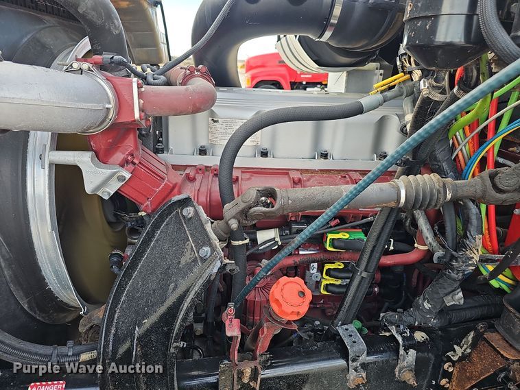 image for item DW3160 2008 Mack CHU613 semi truck