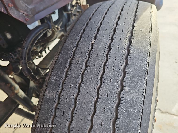 image for item DW3160 2008 Mack CHU613 semi truck