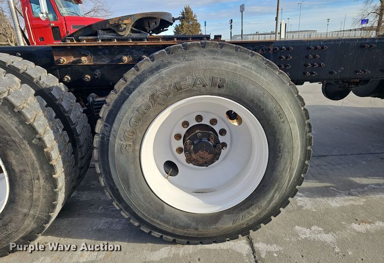 image for item DW3160 2008 Mack CHU613 semi truck