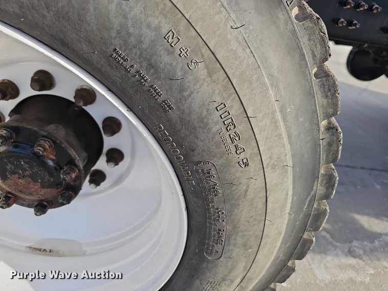 image for item DW3160 2008 Mack CHU613 semi truck