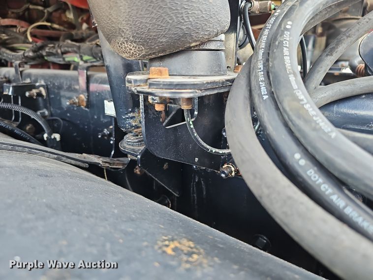 image for item DW3161 2008 Mack Pinnacle semi truck