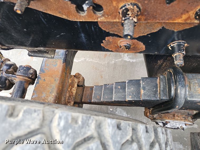 image for item DW3161 2008 Mack Pinnacle semi truck