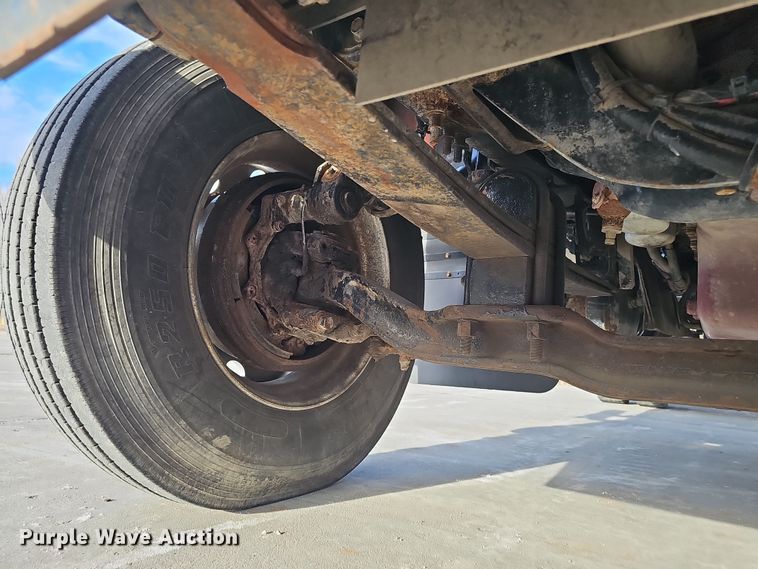 image for item DW3161 2008 Mack Pinnacle semi truck