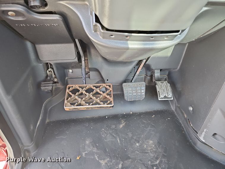 image for item DW3161 2008 Mack Pinnacle semi truck