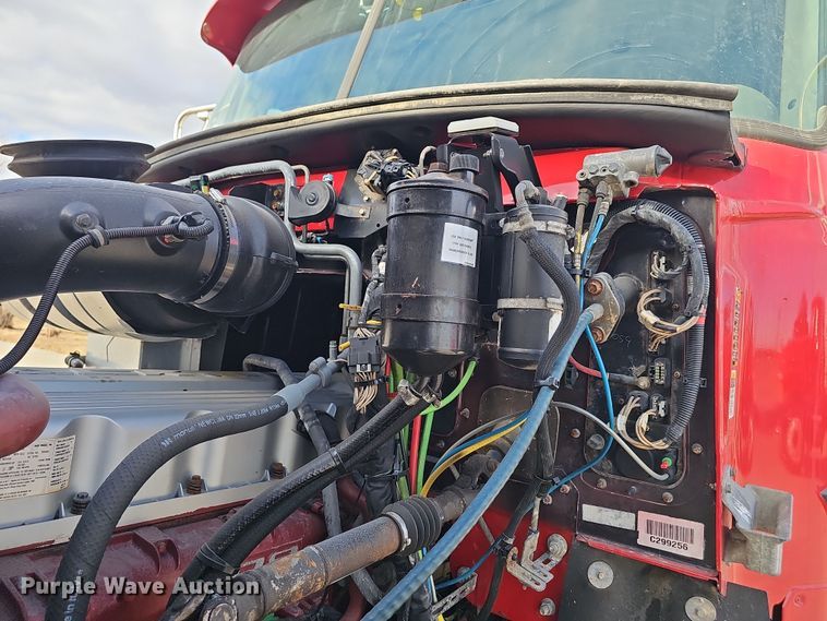 image for item DW3161 2008 Mack Pinnacle semi truck