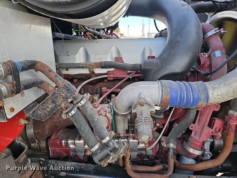 image for item DW3161 2008 Mack Pinnacle semi truck