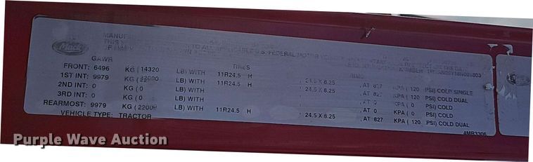 image for item DW3161 2008 Mack Pinnacle semi truck