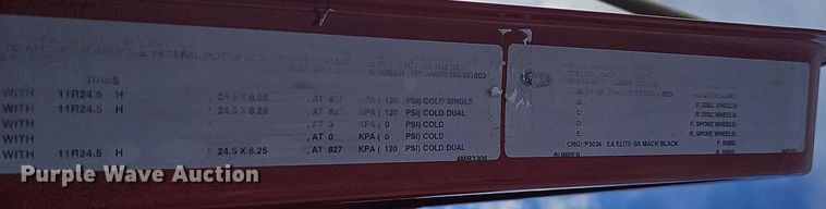 image for item DW3161 2008 Mack Pinnacle semi truck