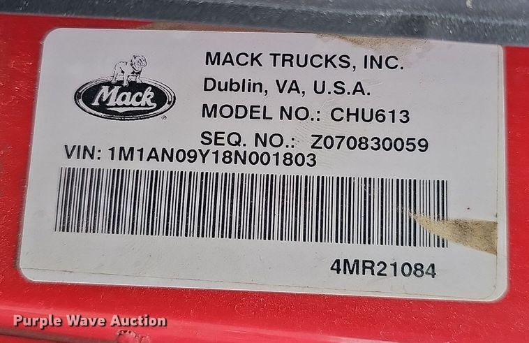 image for item DW3161 2008 Mack Pinnacle semi truck